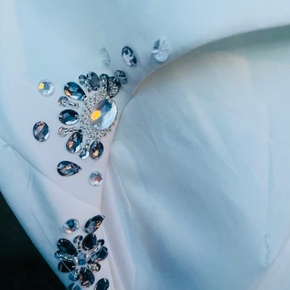 Bridal dress Avery  G Sleeveless Jewel Neck cutout maxi Dress size 6 NWT - Picture 9 of 10